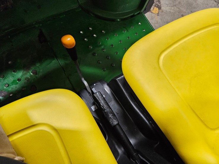 john-deere-turf-gator-image-24
