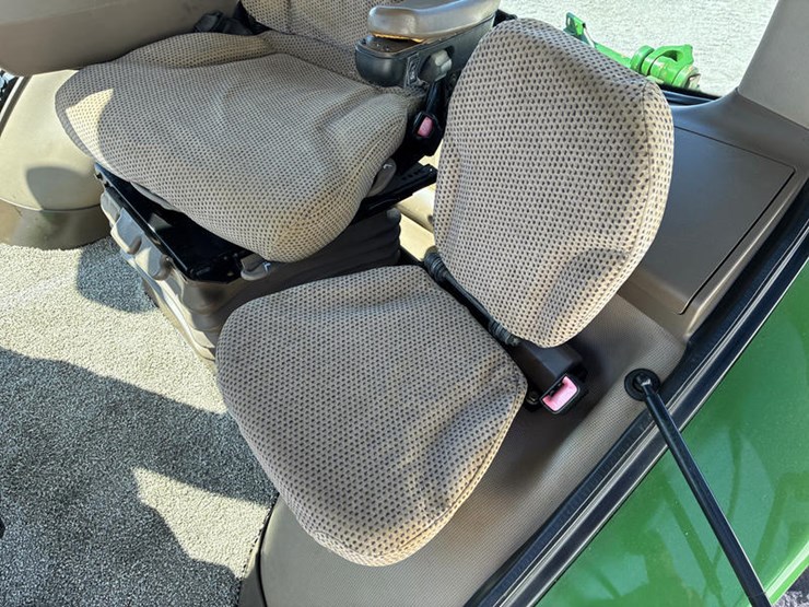 2013-john-deere-8360r-image-59