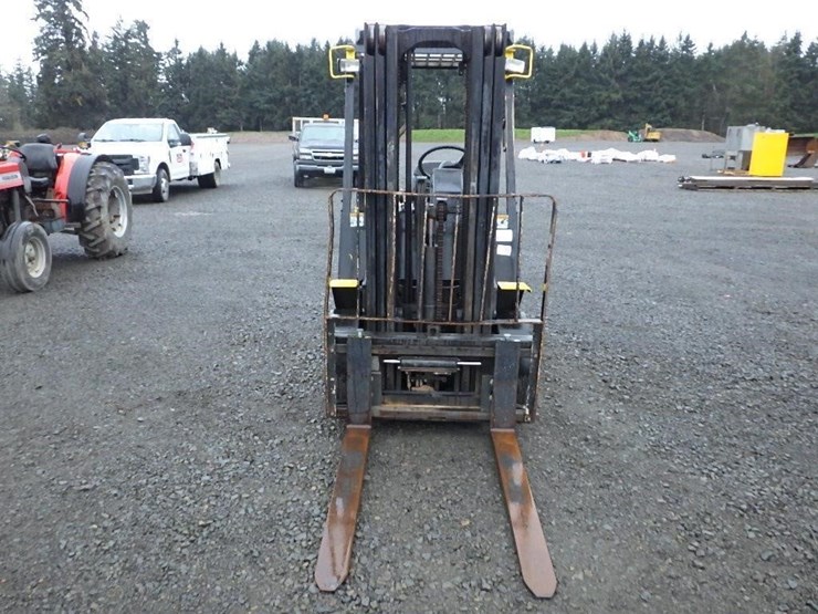 yale-gp050tgnuae084-forklift-image-2