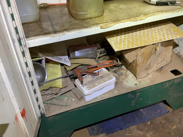 #221-•-cabinet-and-cameras-w/-monitor.-image-13