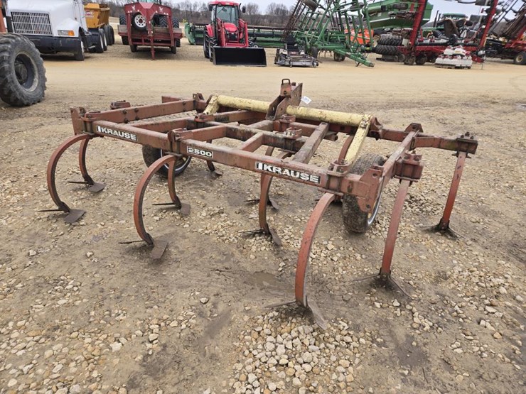 #76-•-krause-3pt-chisel-plow-image-6