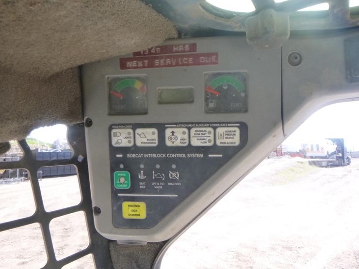 2005-bobcat-s300-image-20