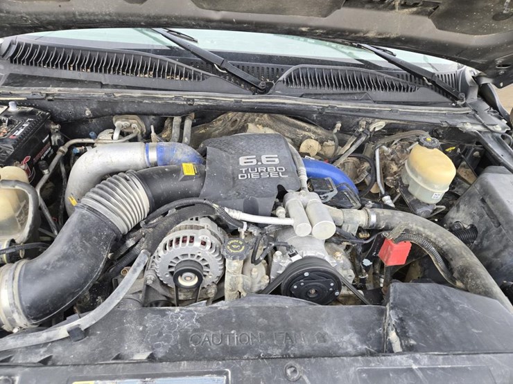 2001-chevrolet-k2500-image-21