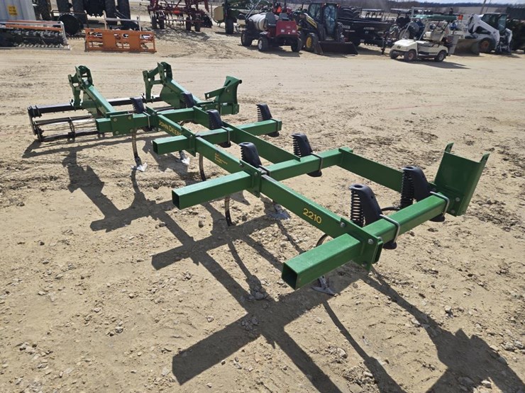 john-deere-2210-image-2