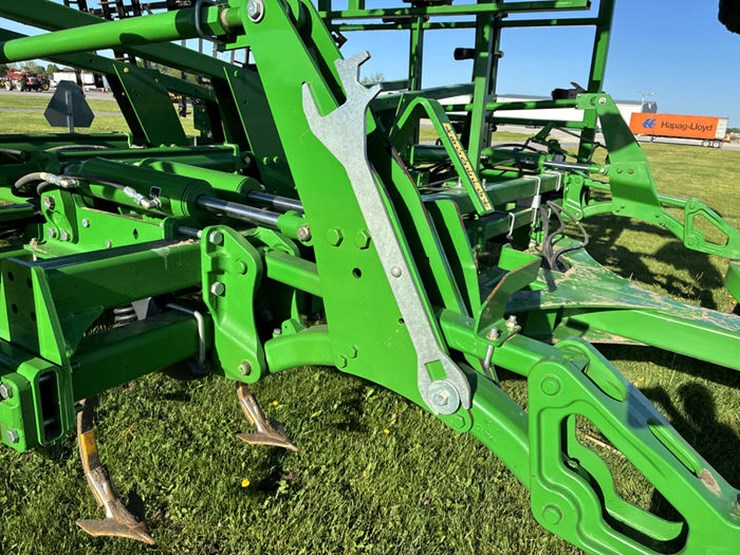 2014-john-deere-2210-image-72
