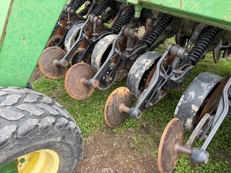 john-deere-1560-image-32