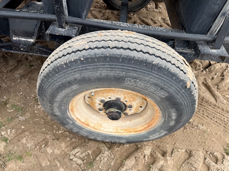 #41261-•-kbh-1000-gallon-fuel-wagon-image-6