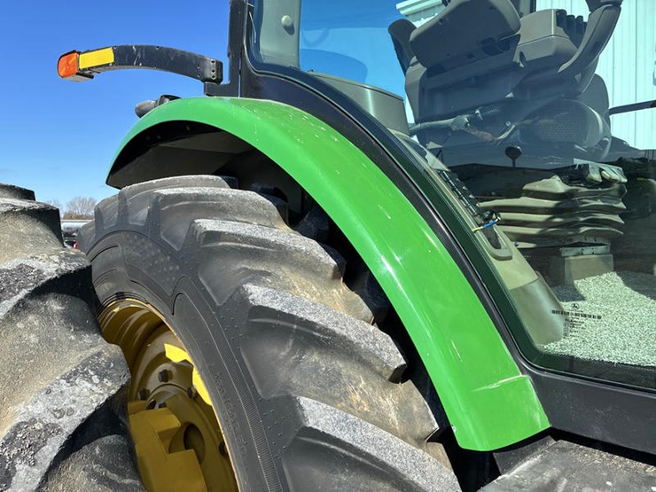2013-john-deere-8360r-image-21