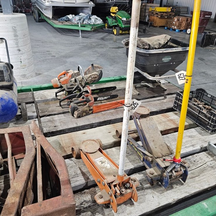 #626 • Allied Hydraulic 2-1/4 Ton Floor Jack