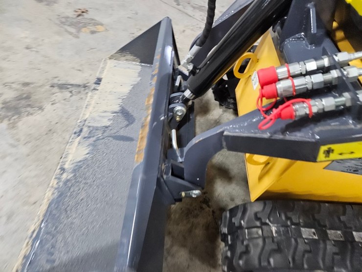 chevrolet-1ton-image-11