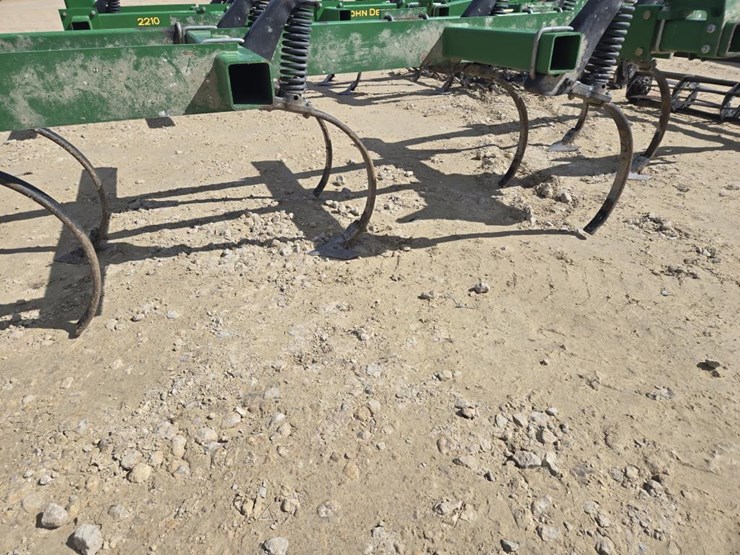 john-deere-2210-image-6