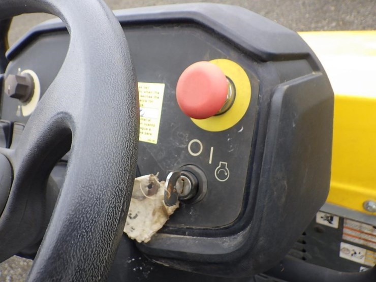 wacker-neuson-d-12-tandem-vibratory-roller-image-23