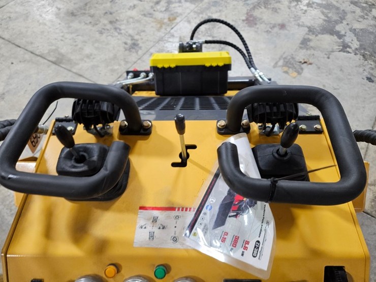 chevrolet-1ton-image-21