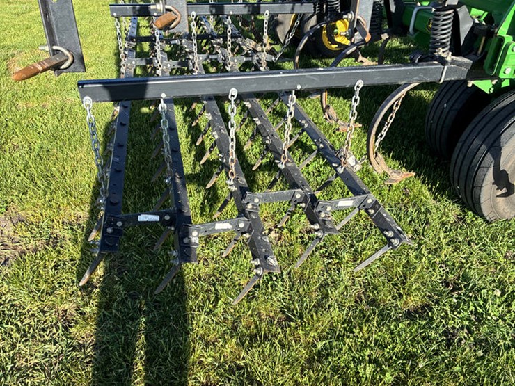 2014-john-deere-2210-image-64