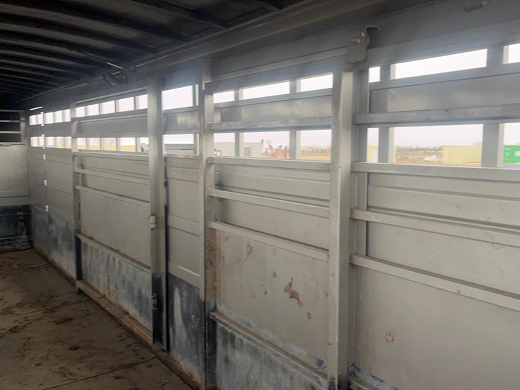 2012-titan-trailer-image-11