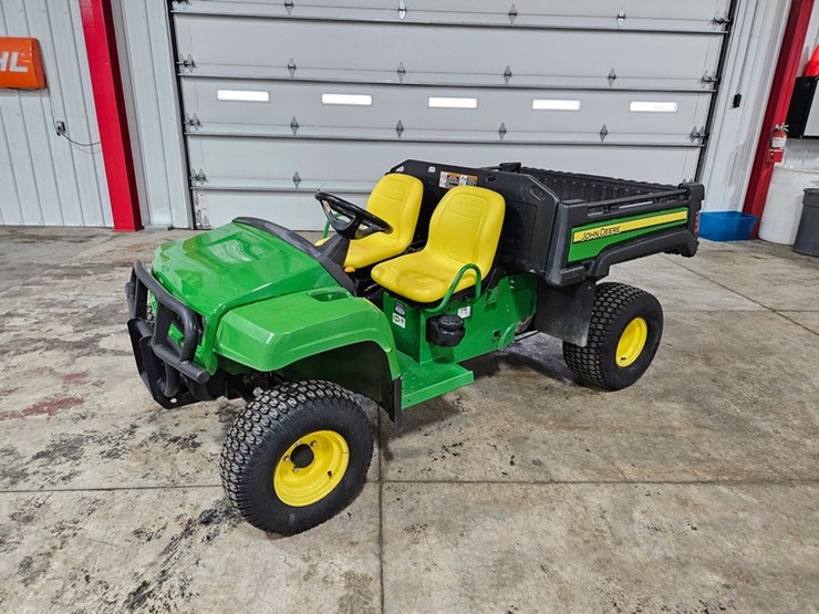 john-deere-turf-gator-image-1