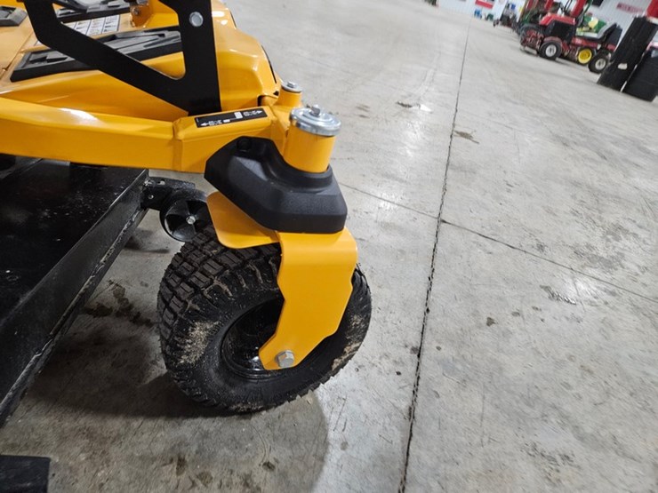 #699-•-2024-cub-cadet-ultima-zts2-zero-turn-mower-image-30