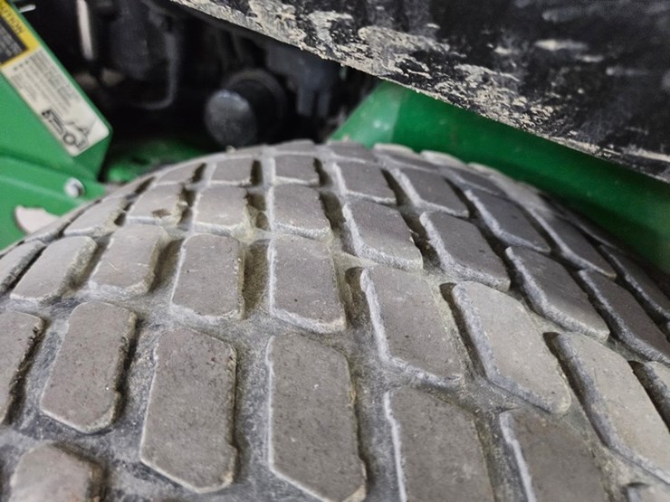 2015-john-deere-z930m-efi-image-26