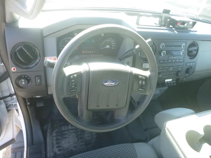 2013-ford-f550-image-18