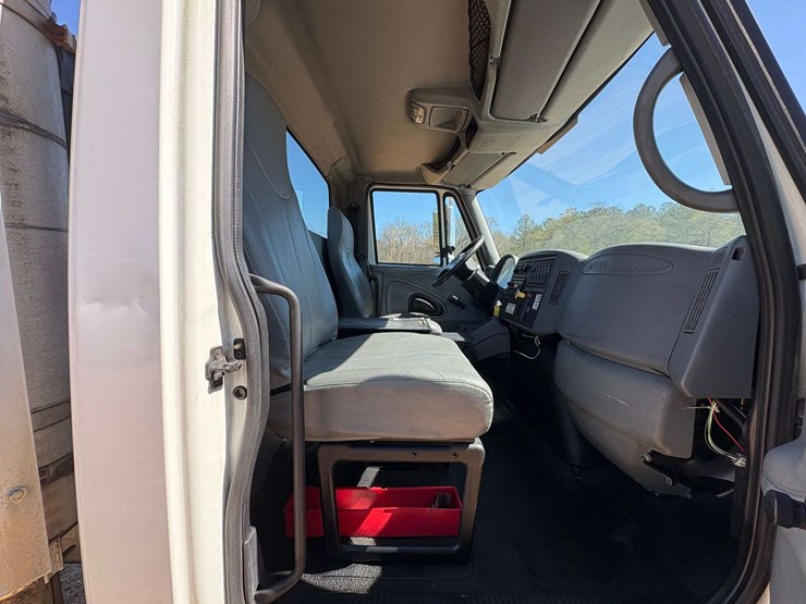 2007-international-durastar-4300-image-19