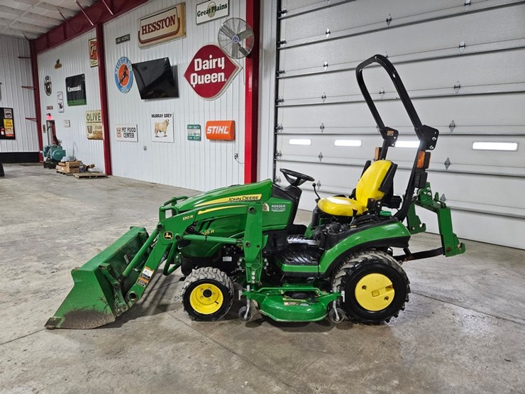 2018-john-deere-1025r-image-2