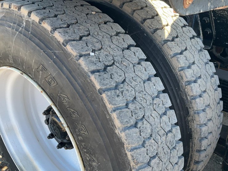 1999-kenworth-t800b-image-44