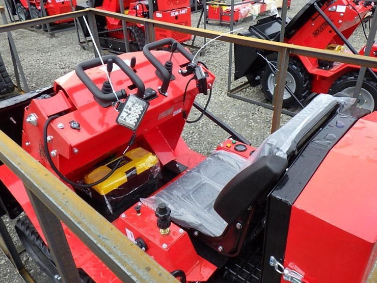 2026-agt-sda-140t-skid-steer-tracked-loader-image-12