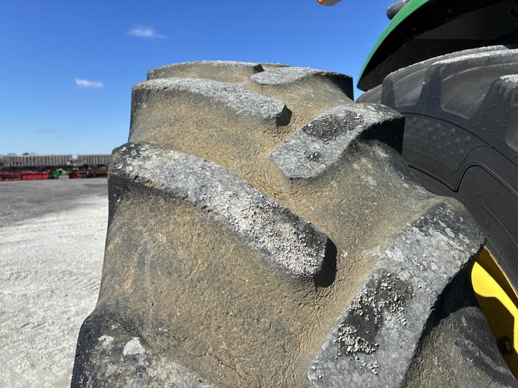 2013-john-deere-8360r-image-46