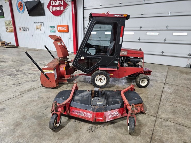 toro-groundsmaster-328d-image-2