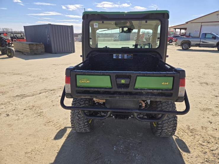 2023-john-deere-gator-image-10