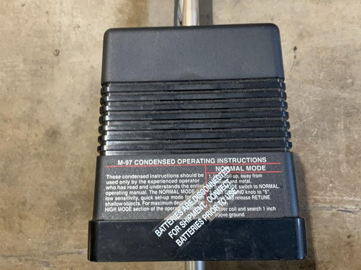 #106-•-fisher-metal-detector-image-6