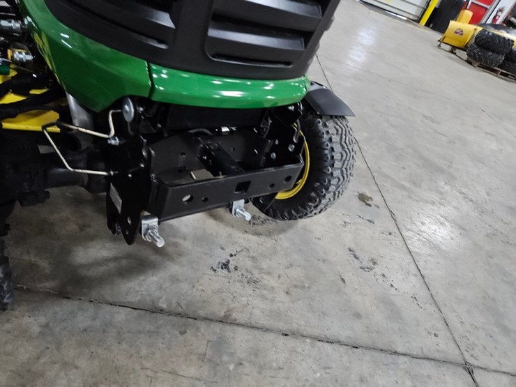 2020-john-deere-x758-image-13