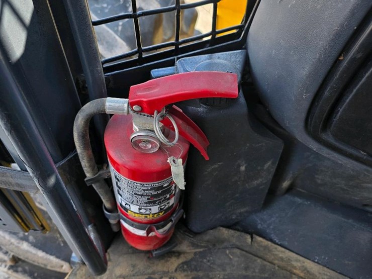 2003-deere-540g-iii-image-21