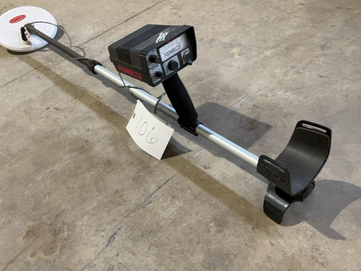 #106-•-fisher-metal-detector-image-3