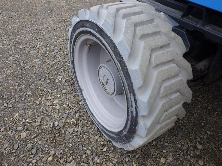 2017-genie-gs-4390-scissor-lift-image-26