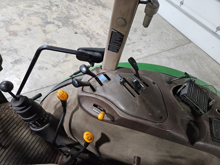 john-deere-5520-image-23