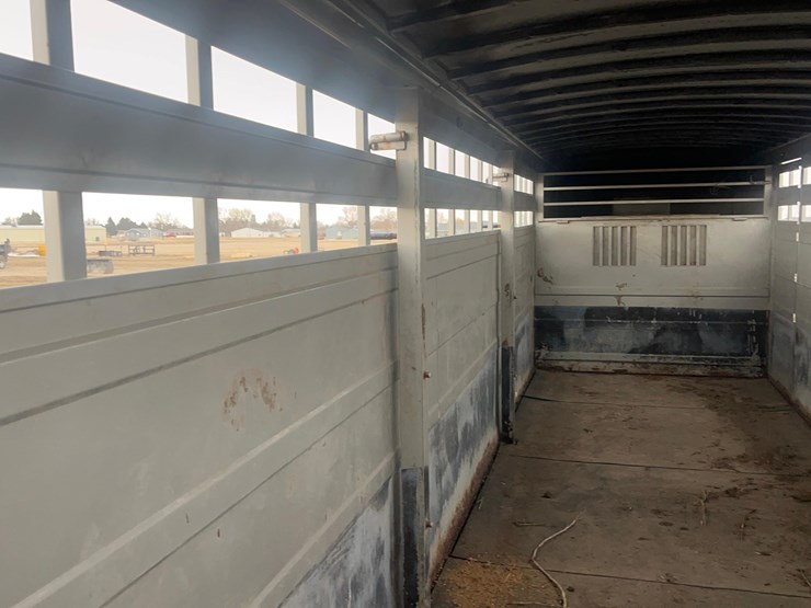 2012-titan-trailer-image-12