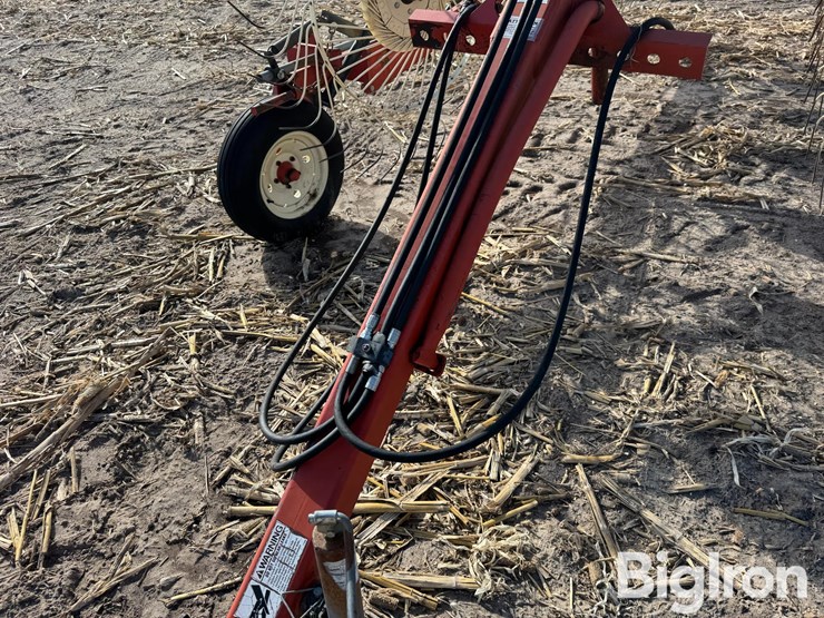 h&s-12-wheel-high-capacity-rake-image-10