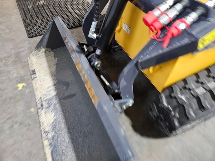 #690-•-2026-zjg-zj380-mini-skid-steer-image-10