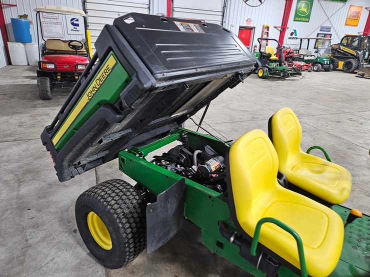 john-deere-turf-gator-image-14