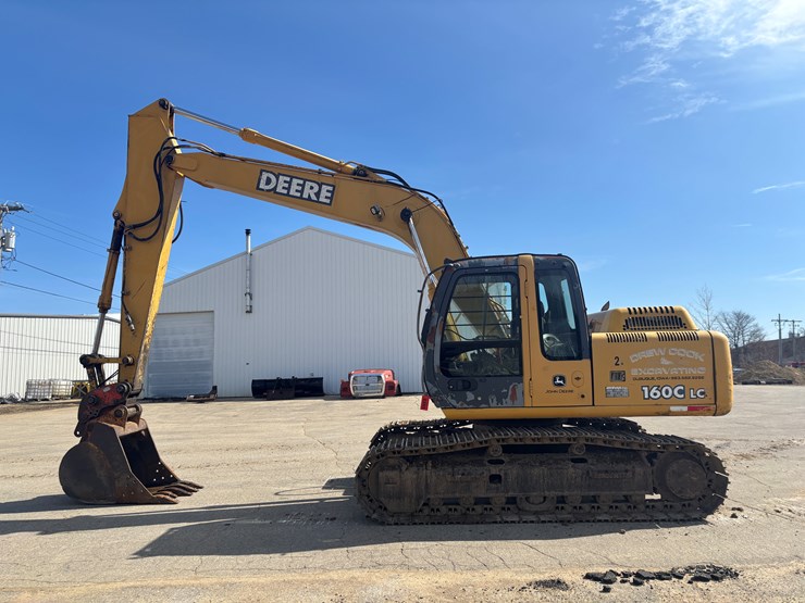 deere-160c-lc-image-2