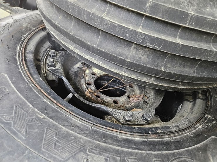 #709-•-tractor-tire-and-rim-set-image-11