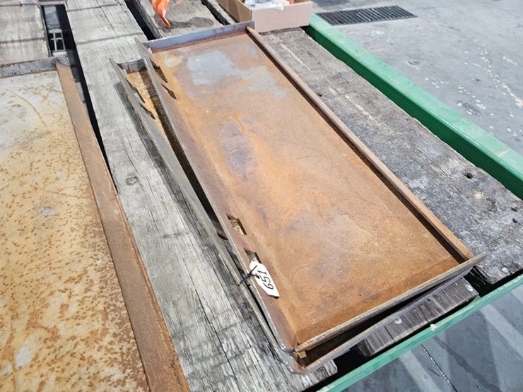 #651-•-(2)-weldable-face-plates-image-1