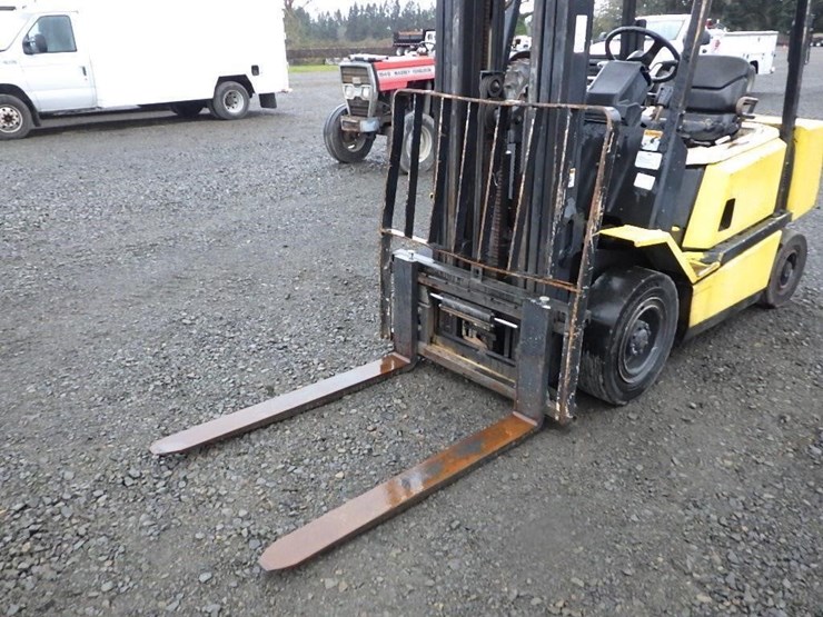 yale-gp050tgnuae084-forklift-image-12