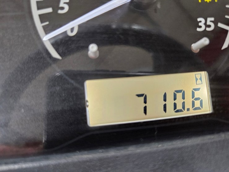 2018-john-deere-1025r-image-32