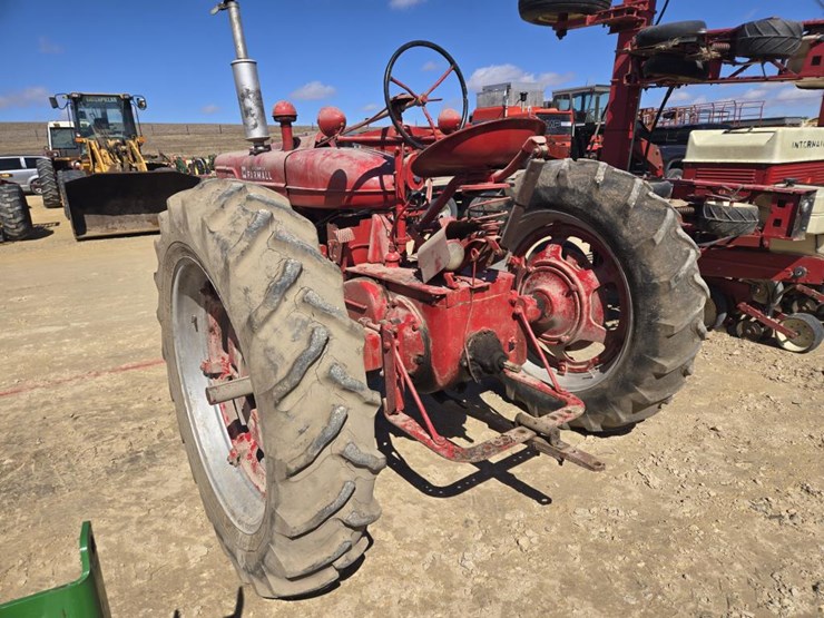 #223-•-farmall-m-tractor-image-9