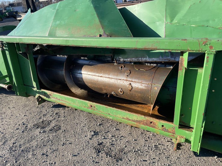 john-deere-216-image-11