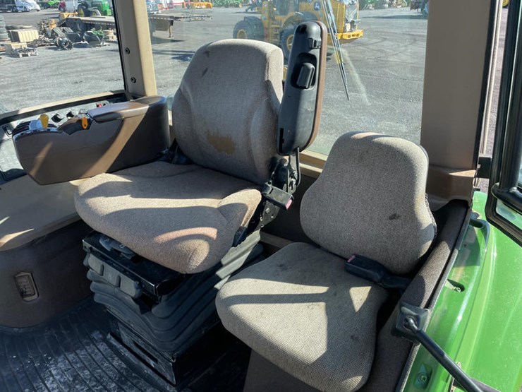 2002-john-deere-8520t-image-31