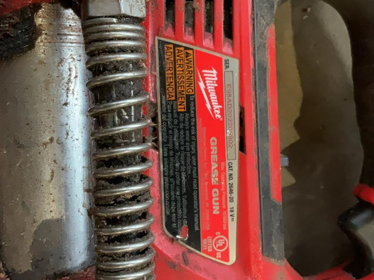 #101-•-milwaukee-cordless-grease-gun-and-1/2-inch-impact-image-7