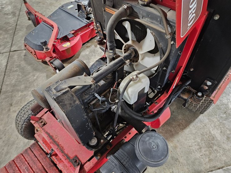 toro-groundsmaster-328d-image-17